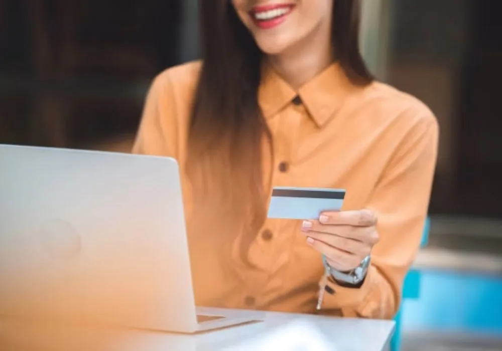 Carte di credito: come usarle per ottenere liquidità senza rischi